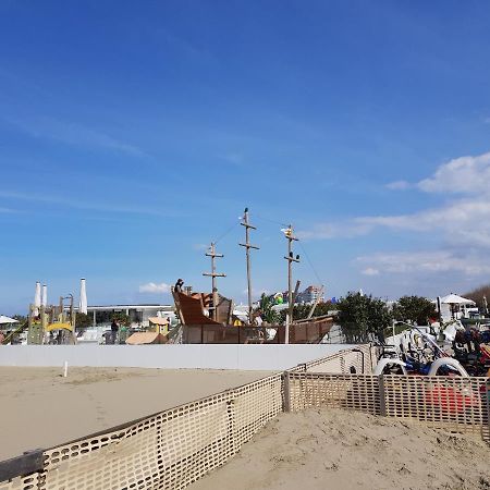 Nieuw App Met Tuin En Terras, Gratis Parking, Aan Zee, Vlakbij Brugge Lägenhet Duinbergen Exteriör bild
