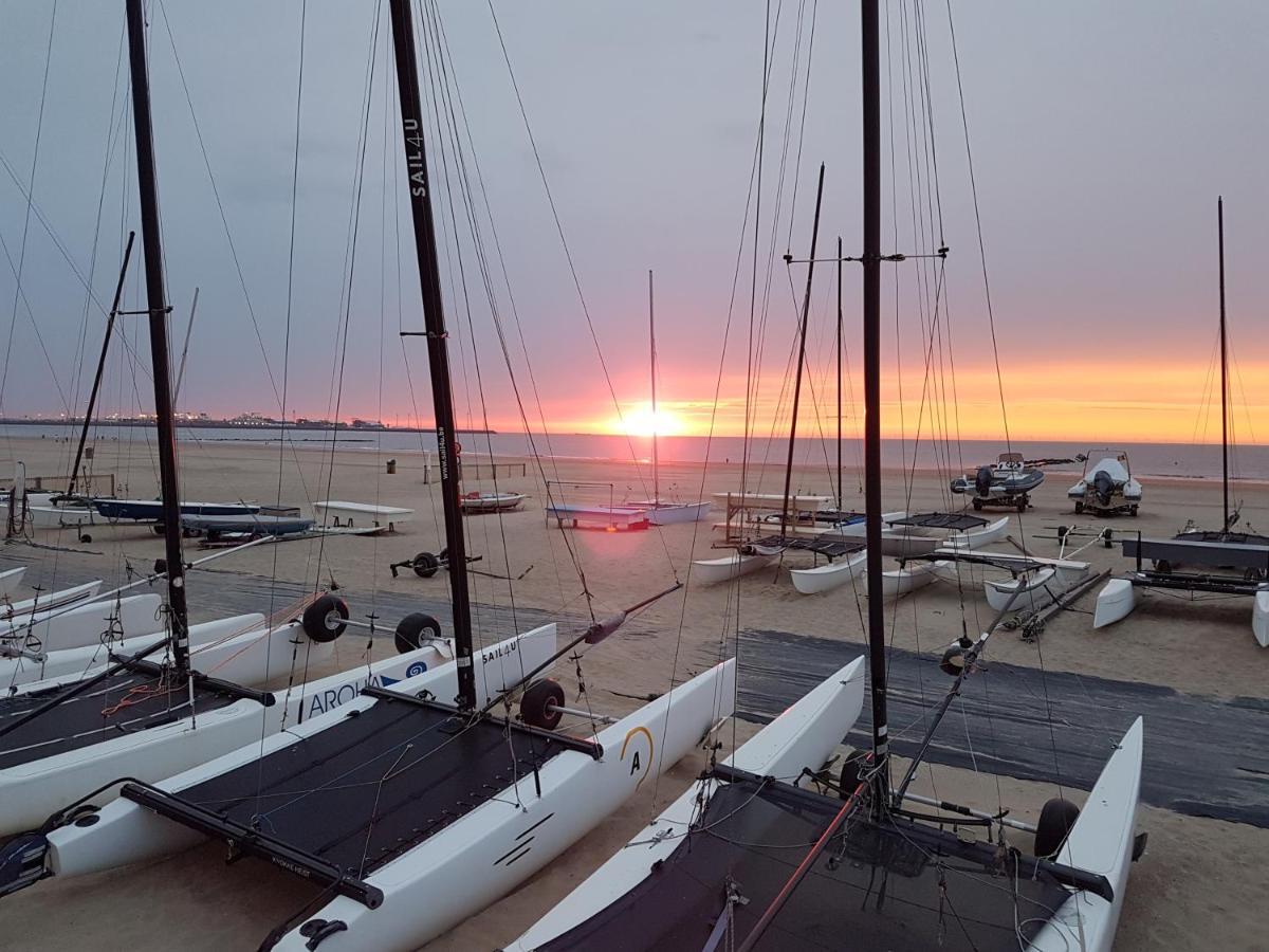 Nieuw App Met Tuin En Terras, Gratis Parking, Aan Zee, Vlakbij Brugge Lägenhet Duinbergen Exteriör bild